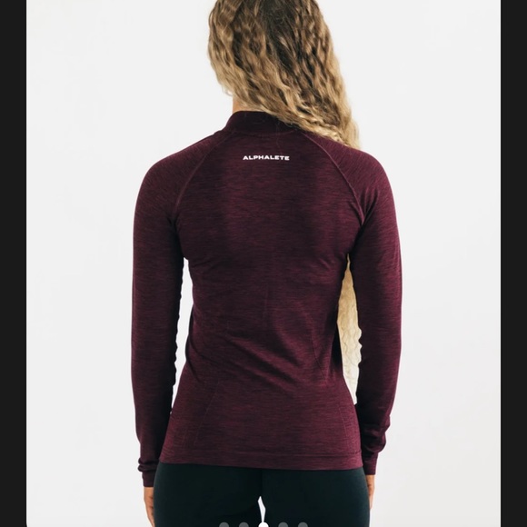 Alphalete amplify seamless pullover - Picture 3 of 7